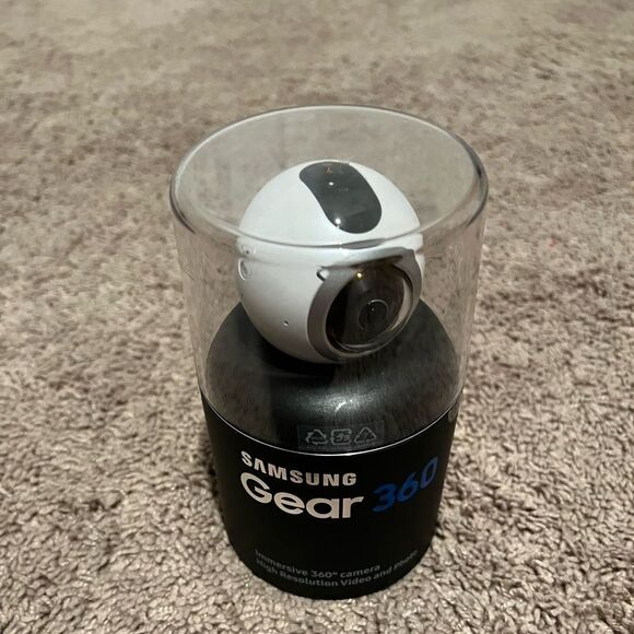 Samsung Gear 360 Real 360° High Resolution VR Camera - Picture 11 of 11